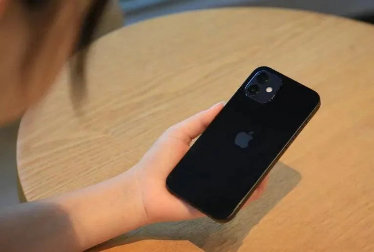 冲上热搜！5名女大学生组队起诉苹果公司！因为